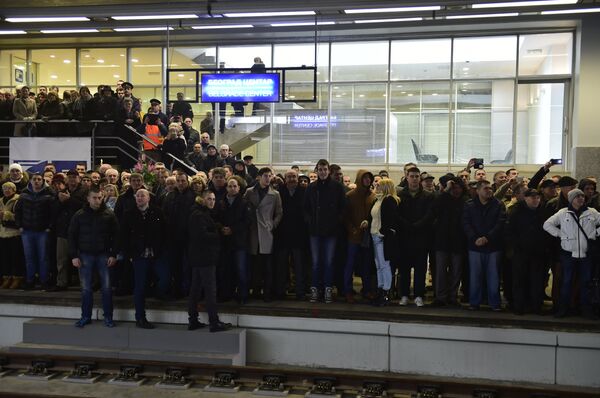 Okupljeni građani na otvaranju železničke stanice. Okupljeni građani na otvaranju železničke stanice. - Sputnik Srbija