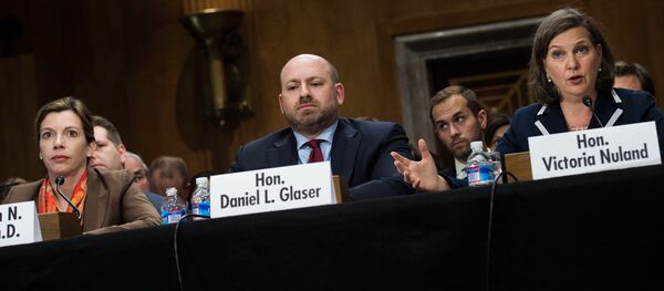 Евелин Фаркас - прва с лева - Sputnik Србија