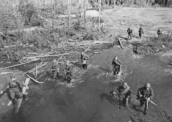 Совјетски војници током једне од битака у близини Лењинграда 1942. Совјетски војници током једне од битака у близини Лењинграда 1942. - Sputnik Србија