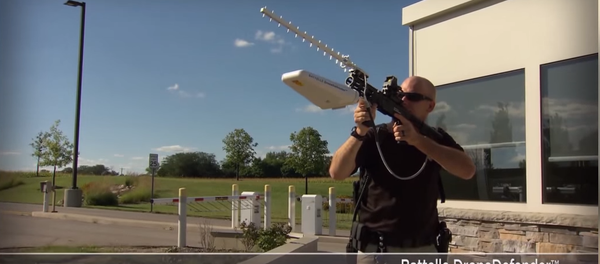 Lovac na dronove - Sputnik Srbija