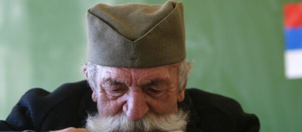 Србин са Косова на гласању - Sputnik Србија