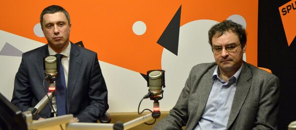 Лидер Двери Бошко Обрадовић и социолог Јово Бакић - Sputnik Србија