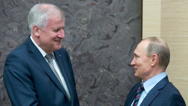 Predsednik Vlade Bavarske Horst Zehofer  i predsednik Rusije Vladimir Putin - Sputnik Srbija