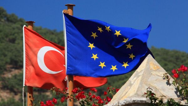 Zastave Turske i EU - Sputnik Srbija