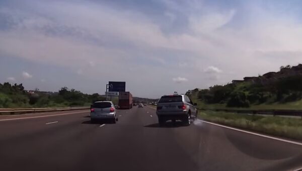 Road-raging driver gets instant karma - Sputnik Србија