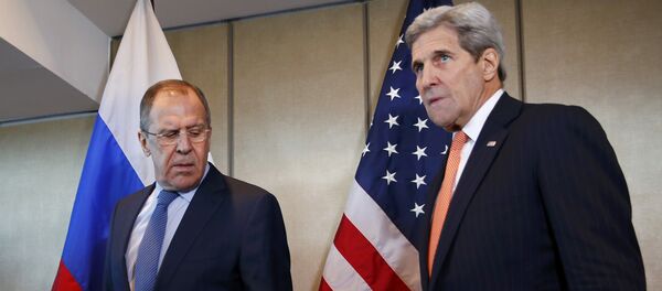 Šefovi diplomatija Rusije i SAD Sergej Lavrov i Džon Keri - Sputnik Srbija