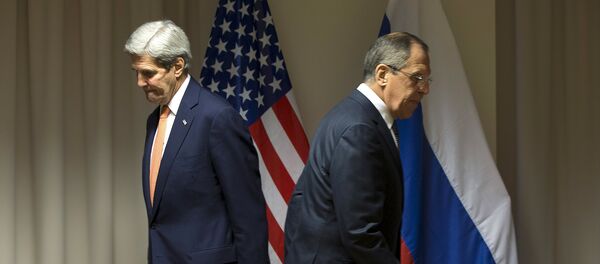 Шефови дипломатија Русије и САД Сергеј Лавров и Џон Кери - Sputnik Србија