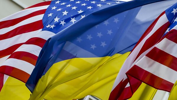 Zastave Ukrajine i SAD-a - Sputnik Srbija