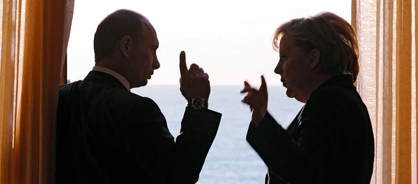 Predsednik Vladimir Putin i kanclerka Nemačke Angela Merkel - Sputnik Srbija