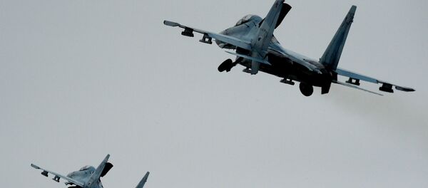 Руски сухоји Су-27ЦМ у лету - Sputnik Србија