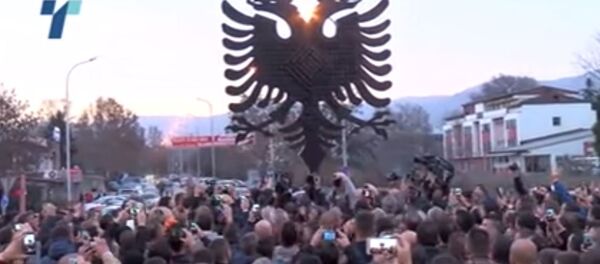 Двоглави орао, споменик у Скопљу Двоглави орао, споменик у Скопљу - Sputnik Србија