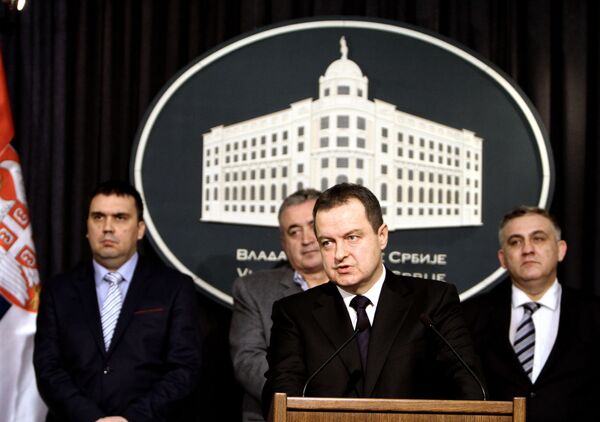 Ивица Дачић на конференцији за новинаре на којој је саопштио да српски држављани отети у Либији погинули у бомбардовању САД. Ивица Дачић на конференцији за новинаре на којој је саопштио да српски држављани отети у Либији погинули у бомбардовању САД. - Sputnik Србија