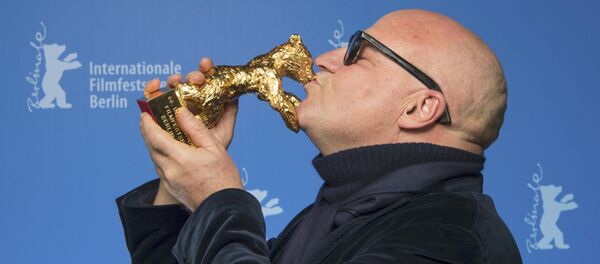 Италијански редитељ Ђанфранко Роси, добитник Златног лава у Берлину за филм Ватра на мору - Sputnik Србија