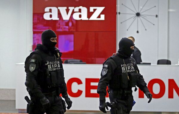 Srpski glineni golub: Jedni hoće da ga ubiju, a drugi mu ne daju da se brani - Sputnik Srbija