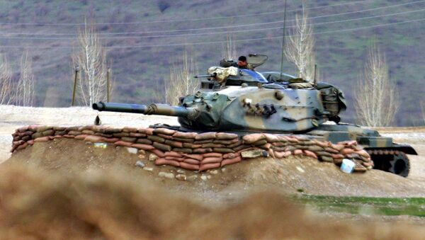 Турски тенк близу границе Турске и Ирака - Sputnik Србија