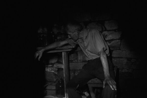 Серија фотографија Валерија Мељникова „Под земљом“ (Underground), посвећена конфликту у Украјини - Sputnik Србија