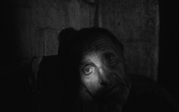 Серија фотографија Валерија Мељникова „Под земљом“ (Underground), посвећена конфликту у Украјини - Sputnik Србија
