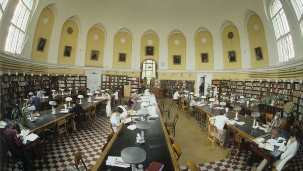 Studenti u biblioteci Maksima Gorkog - Sputnik Srbija