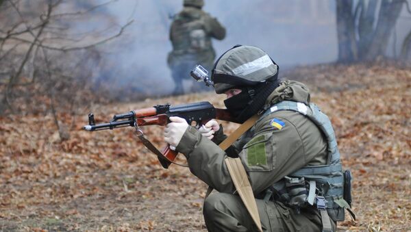 Припадник украјинске војске током обуке НАТО-а - Sputnik Србија