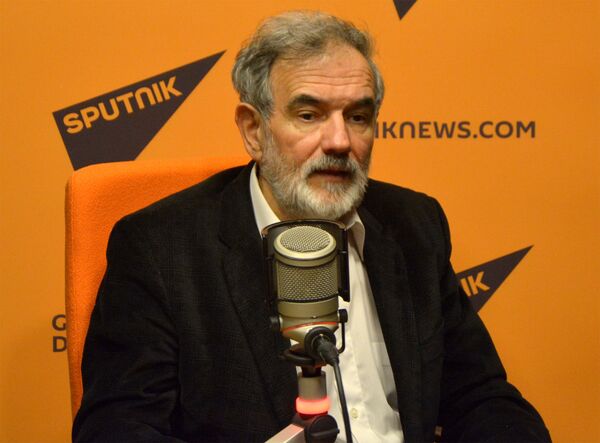 Пред студентима Београдског универзитета, али и пред свима које ова тема интересује сада је и књига професора Беградског универзитета Жарка Требјешанина и Бојана Жикића, „Невербална комуникација. Пред студентима Београдског универзитета, али и пред свима које ова тема интересује сада је и књига професора Беградског универзитета Жарка Требјешанина и Бојана Жикића, „Невербална комуникација. - Sputnik Србија