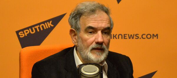 Пред студентима Београдског универзитета, али и пред свима које ова тема интересује сада је и књига професора Беградског универзитета Жарка Требјешанина и Бојана Жикића, „Невербална комуникација. - Sputnik Србија