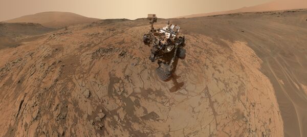 Ровер Кјуриосити бележи „селфи“ на Марсу - Sputnik Србија