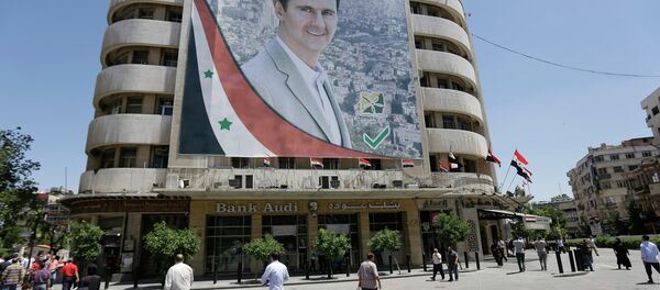 Банер са ликом Башара ел Асада у Дамаску, Сирија - Sputnik Србија