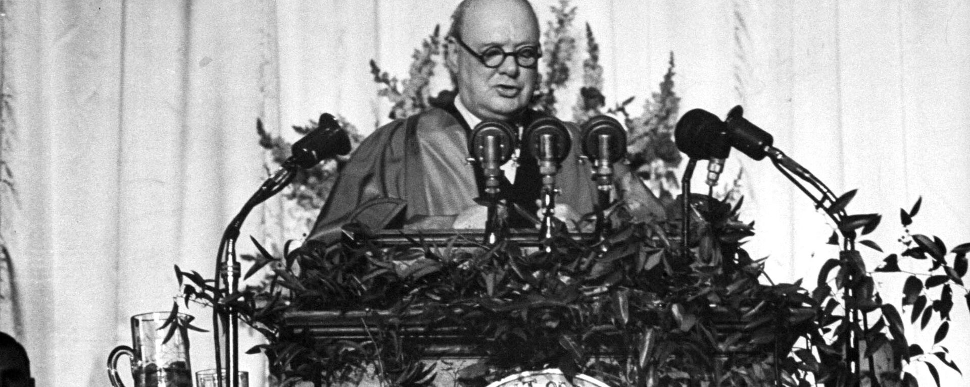Винстон Черчил, бивши премијер Енглеске, 5. март 1946 - Sputnik Србија, 1920, 05.03.2023
