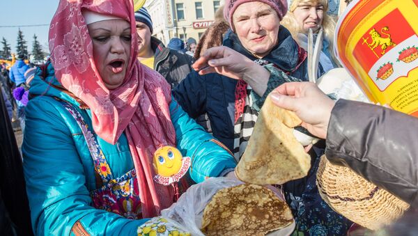 Proslava Maslenice u Rusiji - Sputnik Srbija