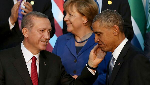 Председник Турске Реџеп Тајип Ердоган и председник САД Барак Обама , а иза њих немачка канцеларка Ангела Меркел - Sputnik Србија