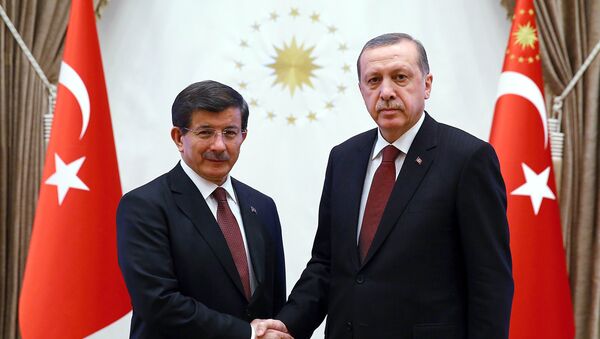 Турски председник Реџеп Тајип Ердоган и премијер Ахмет Давутоглу - Sputnik Србија
