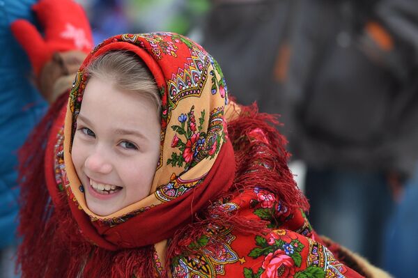 Devojčica na praznovanju Maslenice u Kazanju. - Sputnik Srbija