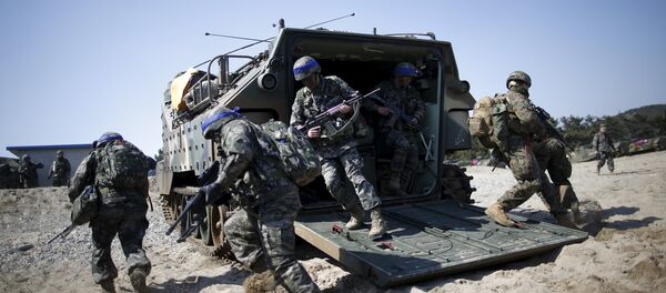 Амерички маринци током војне вежбе - Sputnik Србија