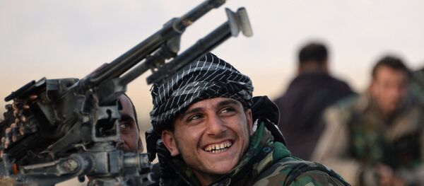 Sirijski vojnik u blizini Palmire Sirijski vojnik u blizini Palmire - Sputnik Srbija