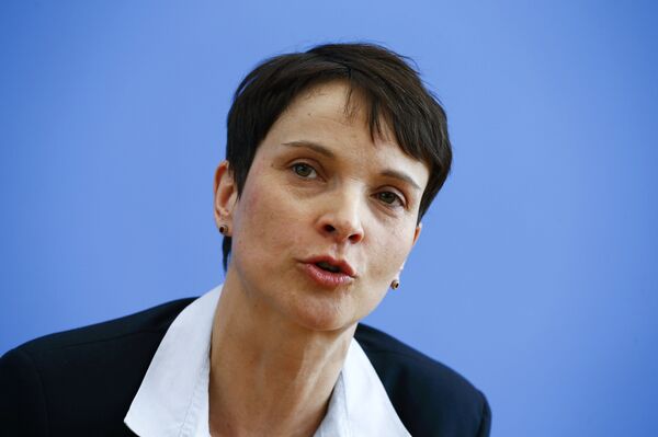 Alternativa za Nemačku: Frojke Petri - Sputnik Srbija