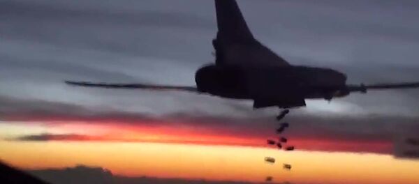 Руски бомбардер Ту-22 М3 баца бомбе на позиције ДАЕШ-а у Сирији - Sputnik Србија