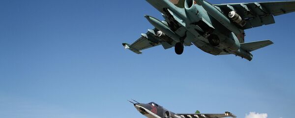 Руски авиони Су-25 узлећу са авио-базе Хмејмим у Сирији - Sputnik Србија