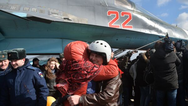 Прва група руских бомбардера Су-34 из Сирије долетела у руски град Вороњеж - Sputnik Србија
