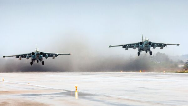 Узлетање руских авиона из базе Хмејмим у Сирији - Sputnik Србија