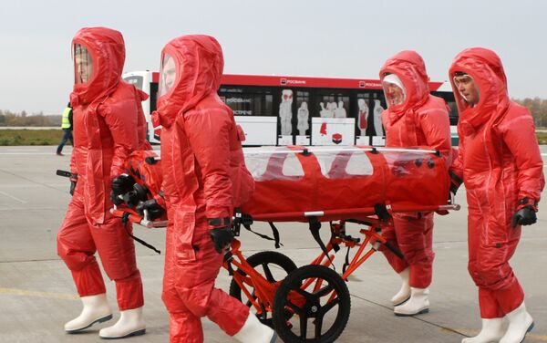 Руско Министарство за ванредне ситуације има посебан авион посвећен транспорту заражених еболом - Sputnik Србија