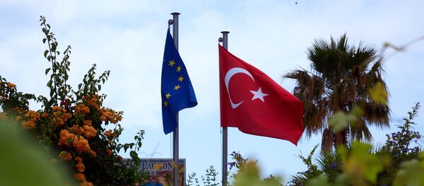 Zastave Turske i EU - Sputnik Srbija