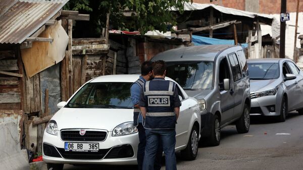 Полицајци у рацији у Хачи Бајрам предграђу Анкаре, јул 2015. - Sputnik Србија