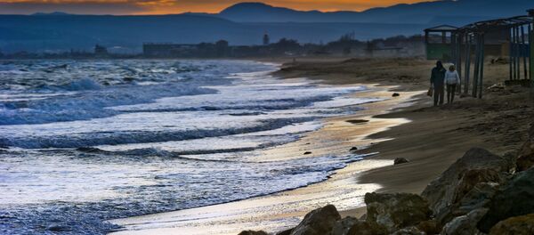 Обалa Црног мора у сутон надомак села Риверсиде Береговоје на Криму - Sputnik Србија