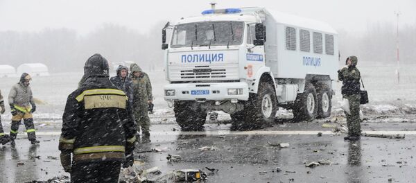 Ostaci aviona boing 737-800 na aerodromu u Rostovu na Donu. - Sputnik Srbija