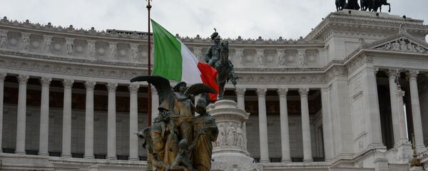 Spomenik prvom kralju ujedinjene Italije Vitoriju Emanuelu Drugom u Rimu - Sputnik Srbija