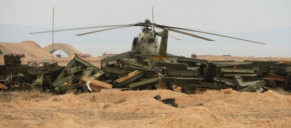 Helikopter sirijske vojske u blizini Palmire - Sputnik Srbija