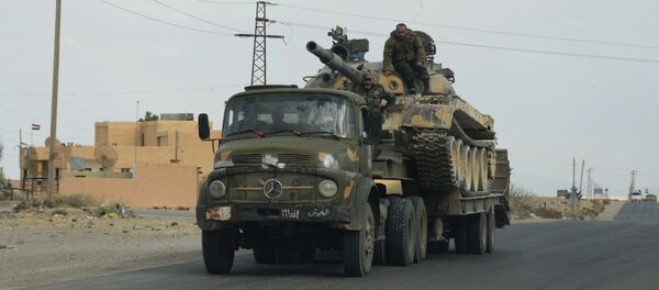 Војна техника сиријске армије у близини Палмире - Sputnik Србија