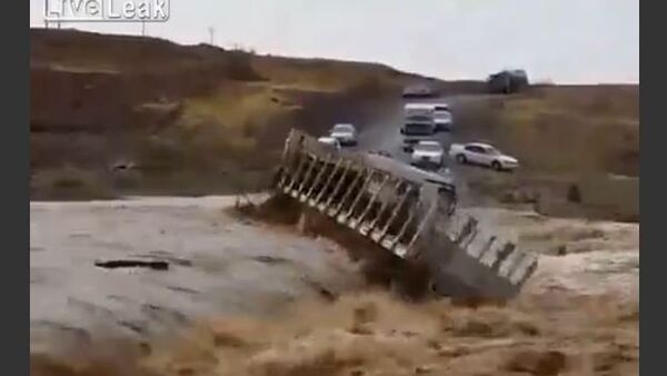 Truck Washed Away by a Mudflow - Sputnik Srbija