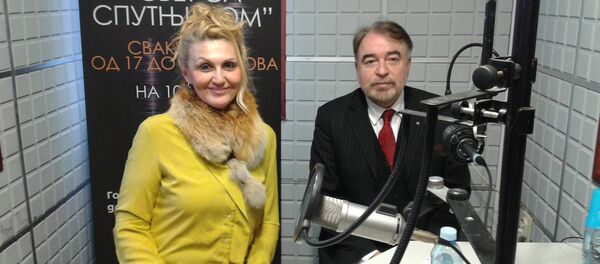 Деканка Факултета за међународну политику и безбедност др Виолета Рашковић Таловић и професор на Факултету политичких наука и стручњак за међународни тероризам др Драган Симеуновић. - Sputnik Србија