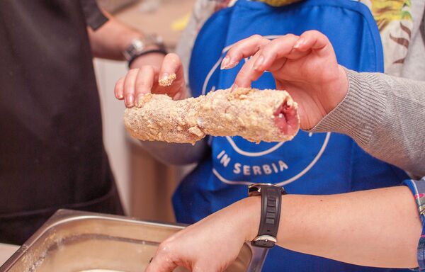 Priprema Karađorđeve šnicle - Sputnik Srbija